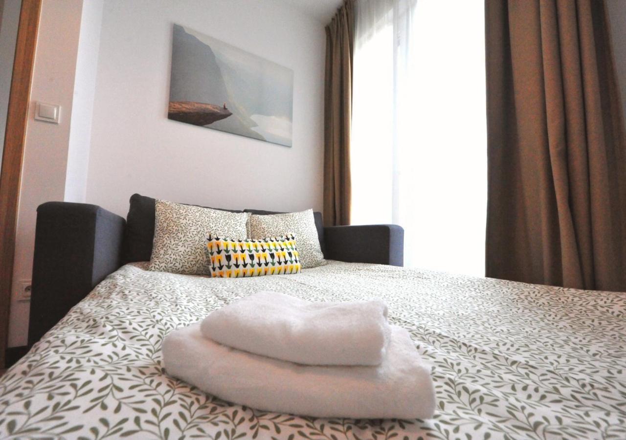 Bk Aparthotel Praga - National Stadium - Comfortable Apartment For 4 People Varsovia Exterior foto