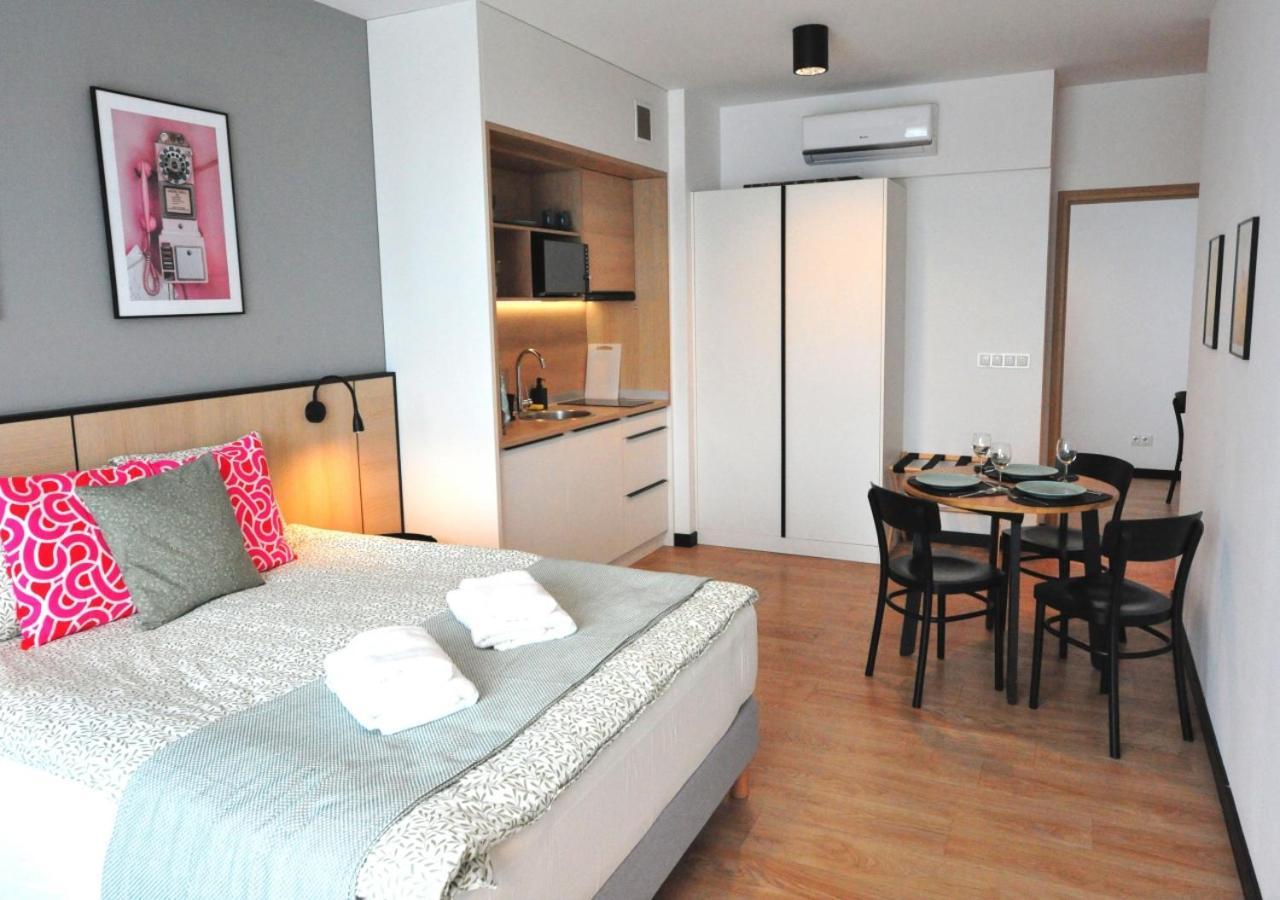 Bk Aparthotel Praga - National Stadium - Comfortable Apartment For 4 People Varsovia Exterior foto